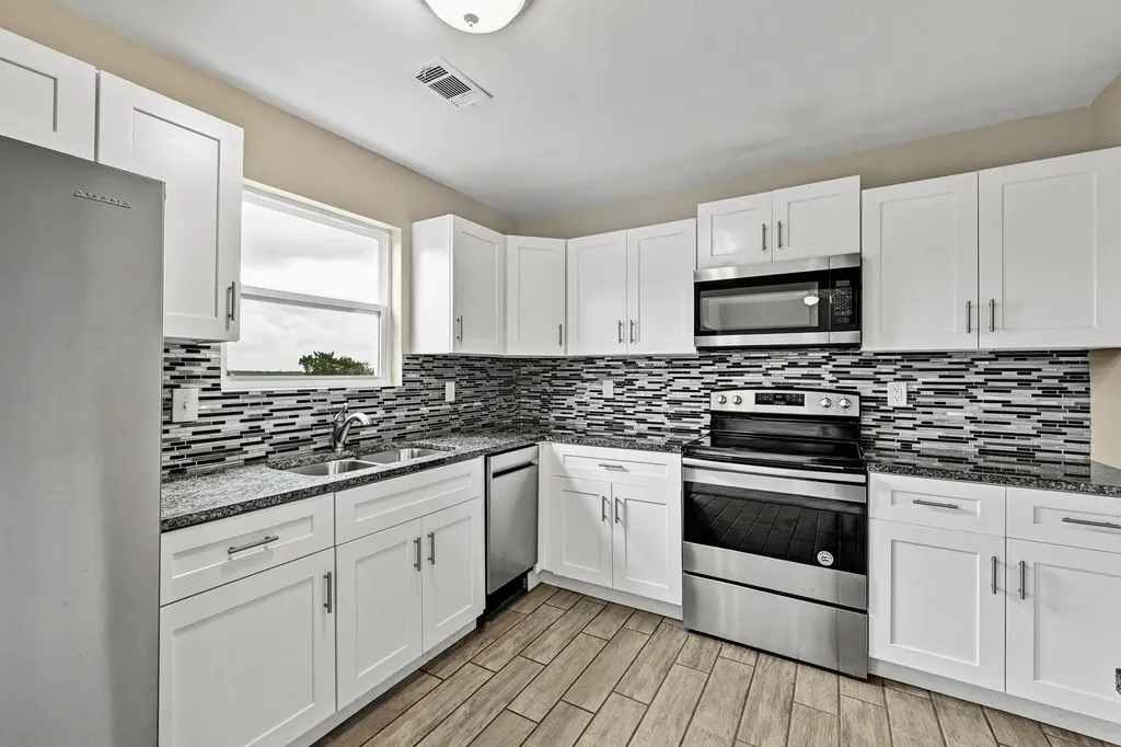 8312 S Timber Trail S Lago Vista TX 78645