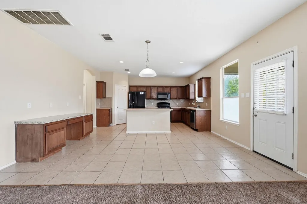 12621 Wayne Spur Lane Elgin TX 78621