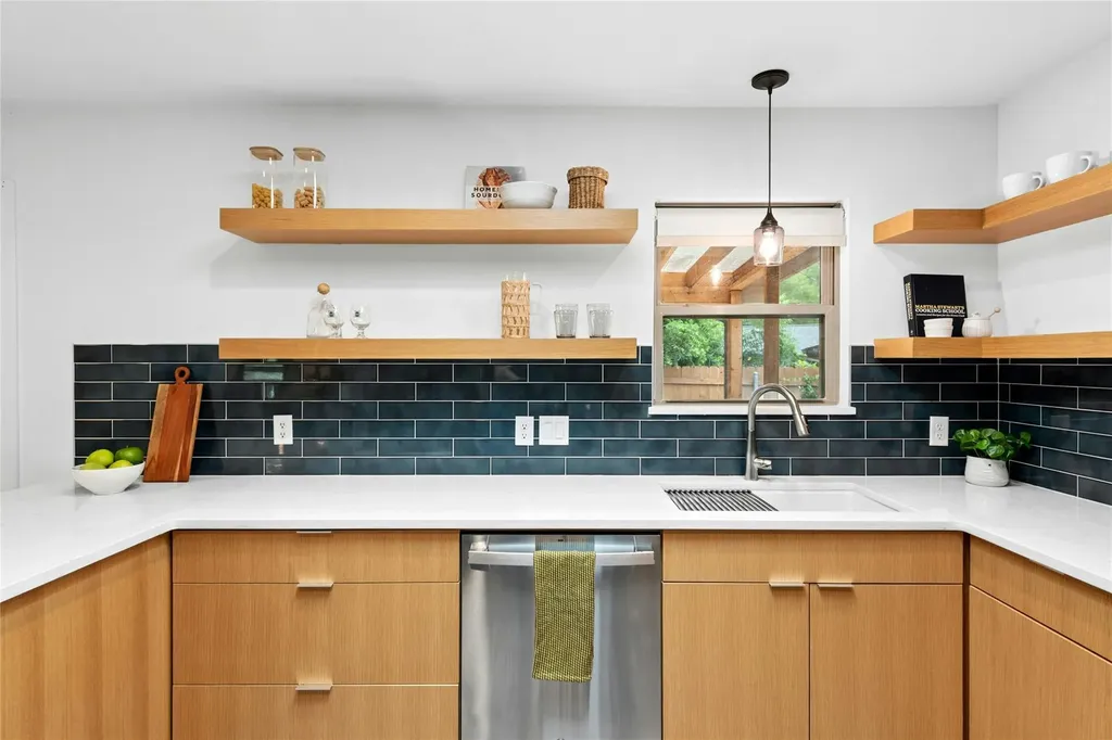 8601 Winding Walk Austin TX 78757
