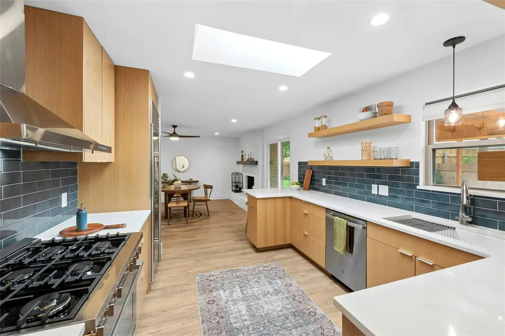 8601 Winding Walk Austin TX 78757