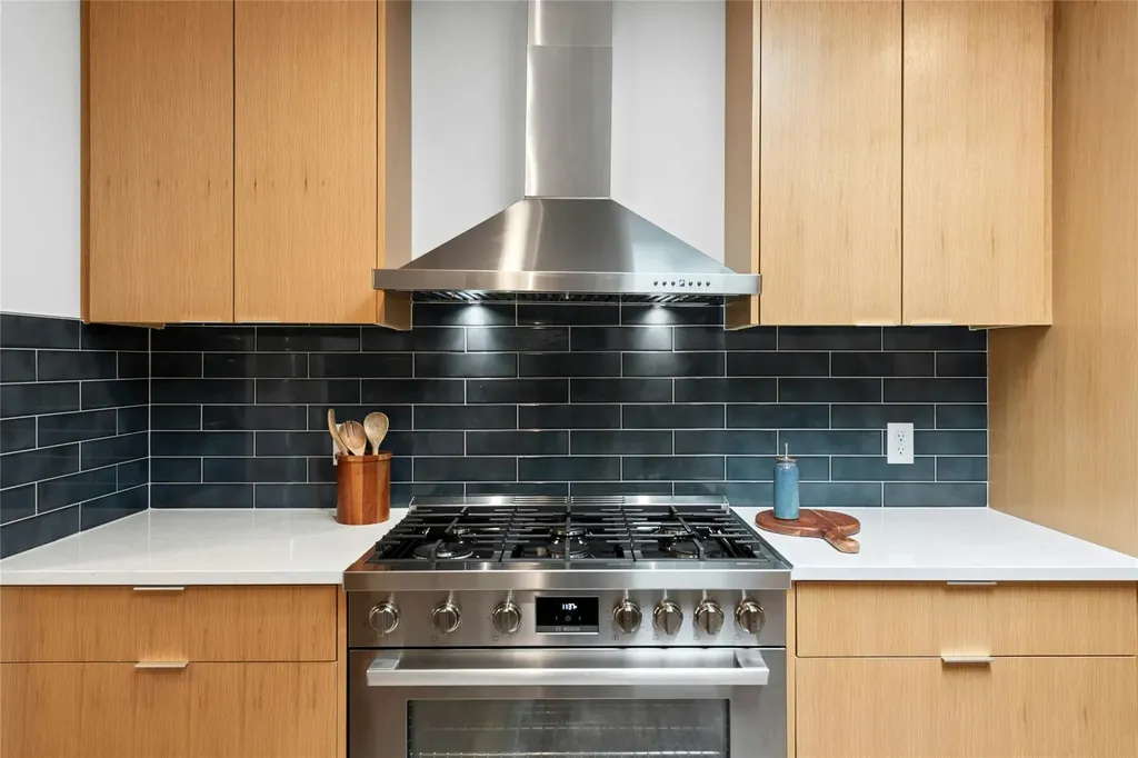 8601 Winding Walk Austin TX 78757
