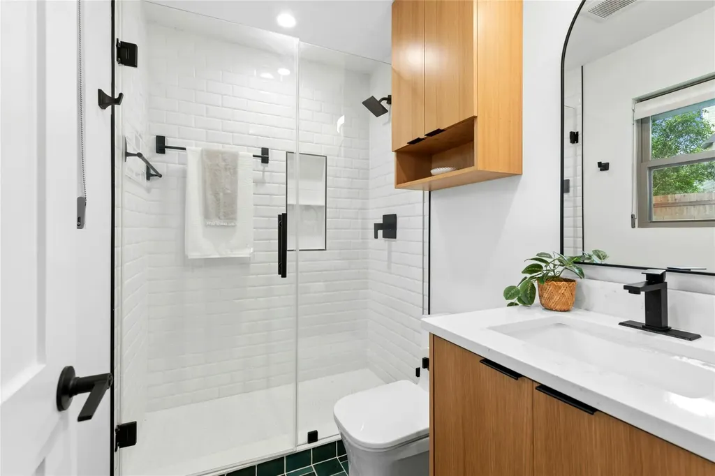 8601 Winding Walk Austin TX 78757