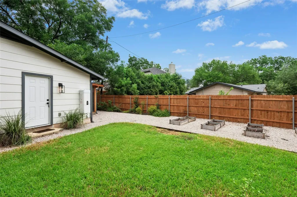 8601 Winding Walk Austin TX 78757