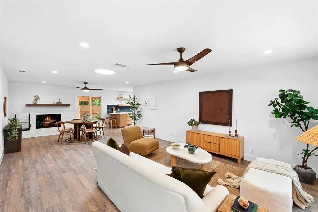 8601 Winding Walk Austin TX 78757