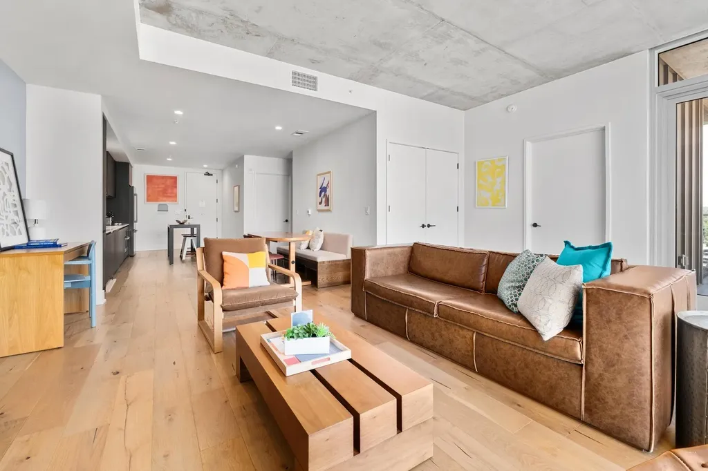 48 East Avenue Austin TX 78701