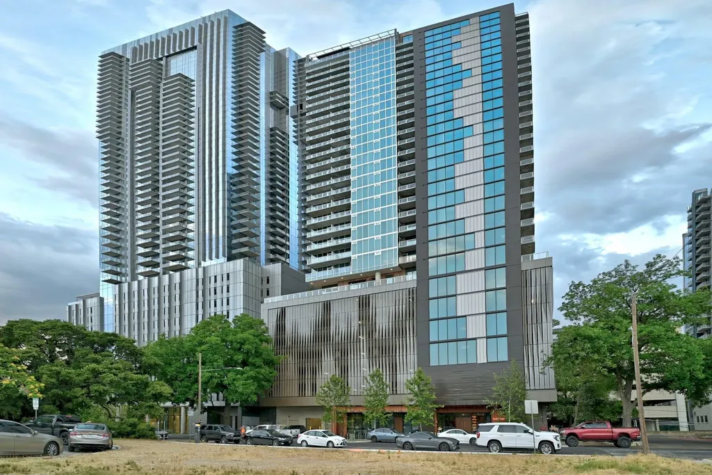 48 East Avenue Austin TX 78701