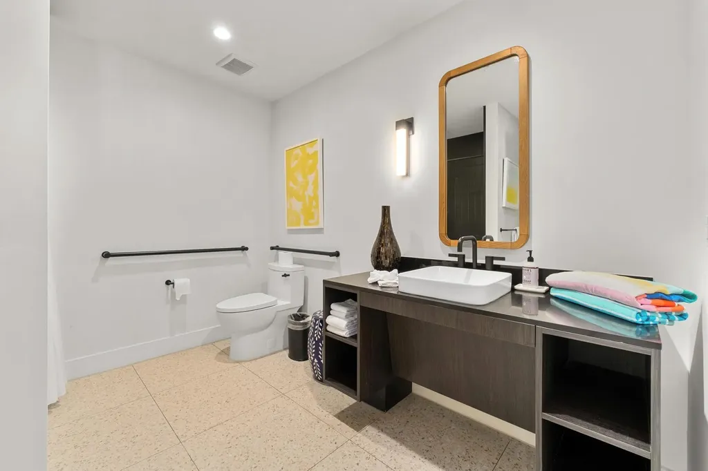 48 East Avenue Austin TX 78701