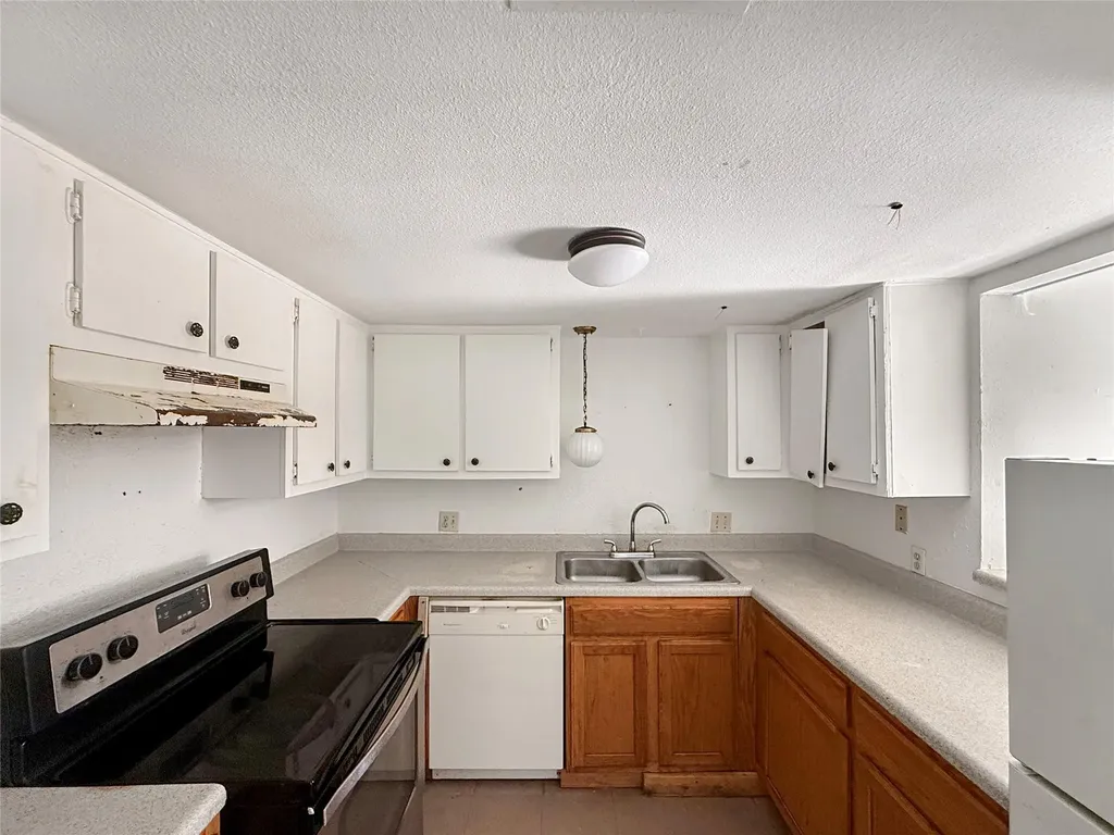 8611 Putnam Drive Austin TX 78757