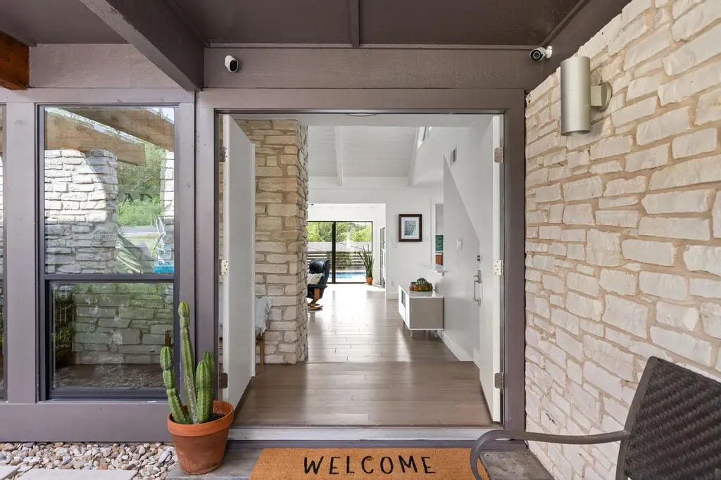 6806 Silvermine Drive Austin TX 78736