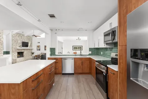 6806 Silvermine Drive Austin TX 78736