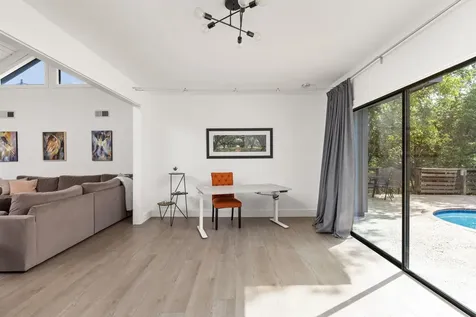 6806 Silvermine Drive Austin TX 78736