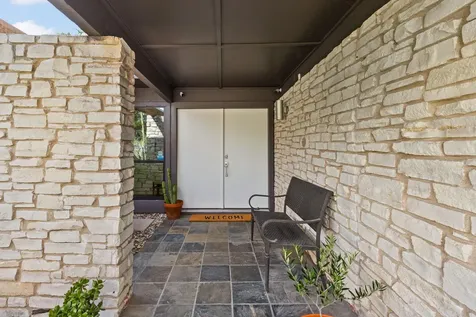 6806 Silvermine Drive Austin TX 78736