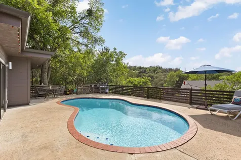6806 Silvermine Drive Austin TX 78736