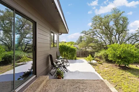 6806 Silvermine Drive Austin TX 78736