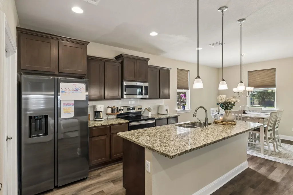 904 Central Boulevard Bertram TX 78605