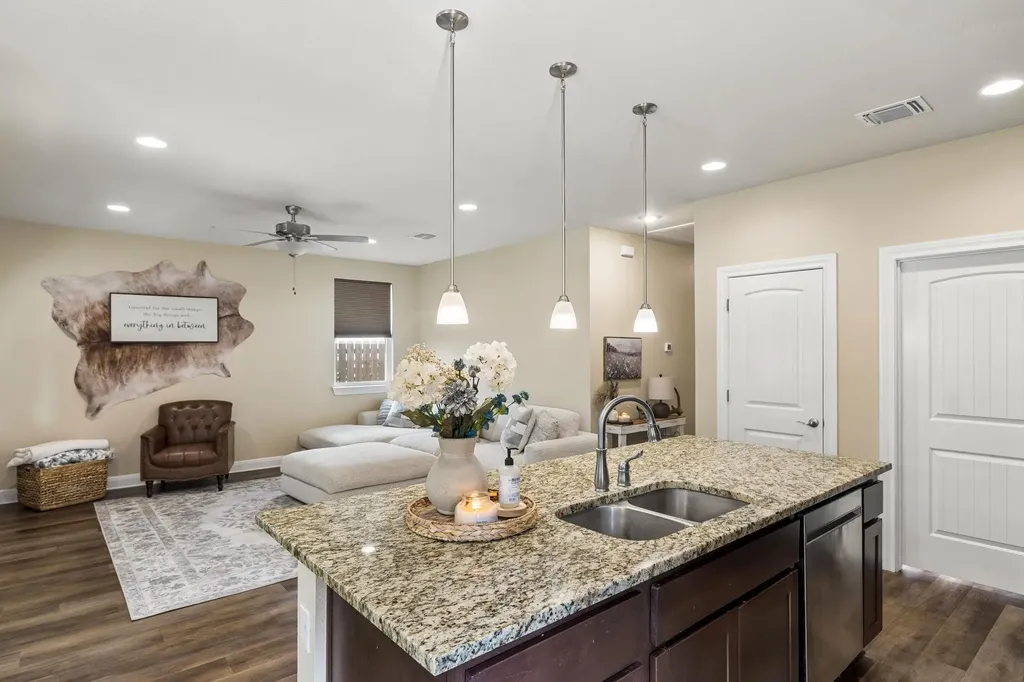904 Central Boulevard Bertram TX 78605