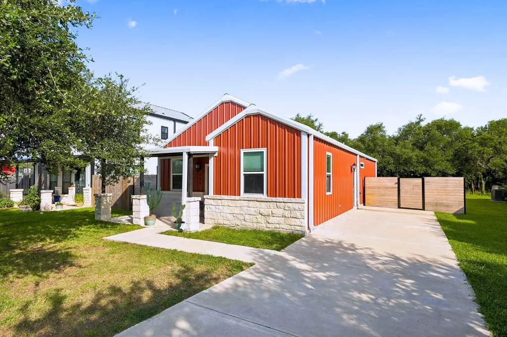 904 Central Boulevard Bertram TX 78605