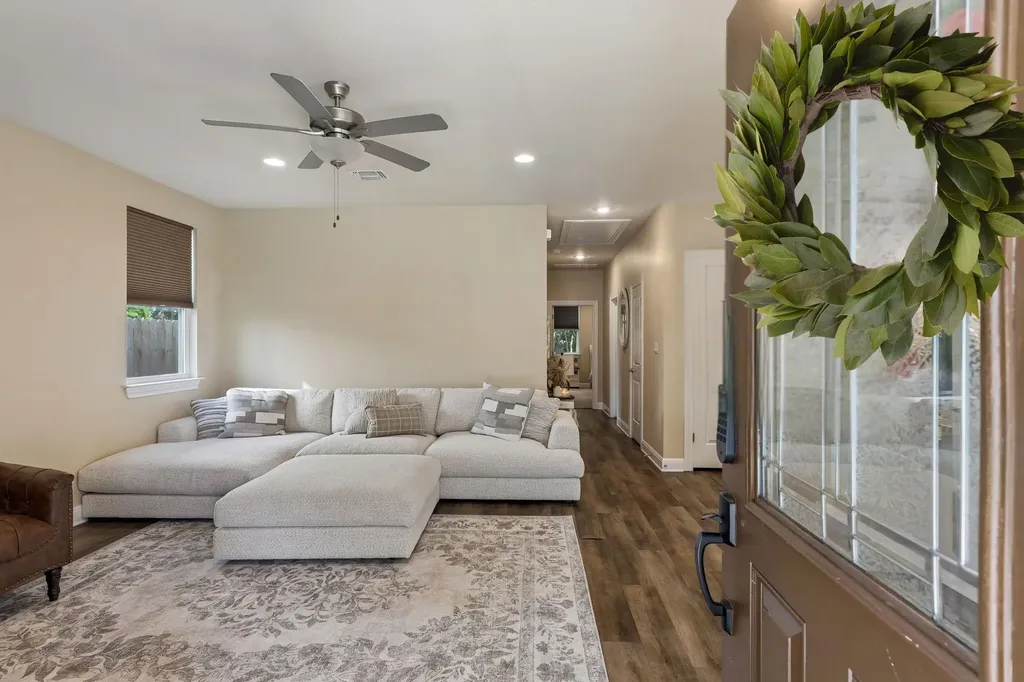 904 Central Boulevard Bertram TX 78605