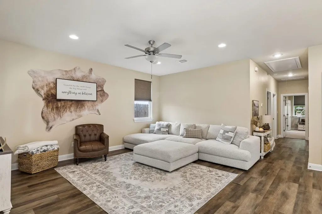 904 Central Boulevard Bertram TX 78605