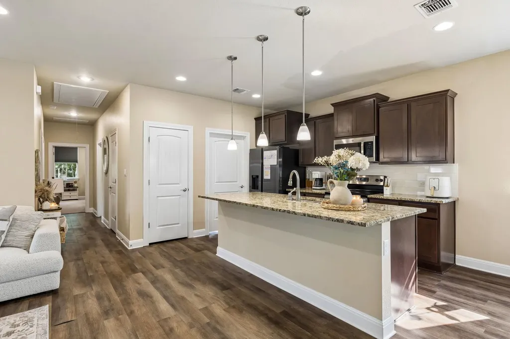 904 Central Boulevard Bertram TX 78605