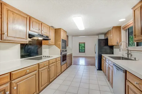 105 Fallbrook Court Lakeway TX 78734