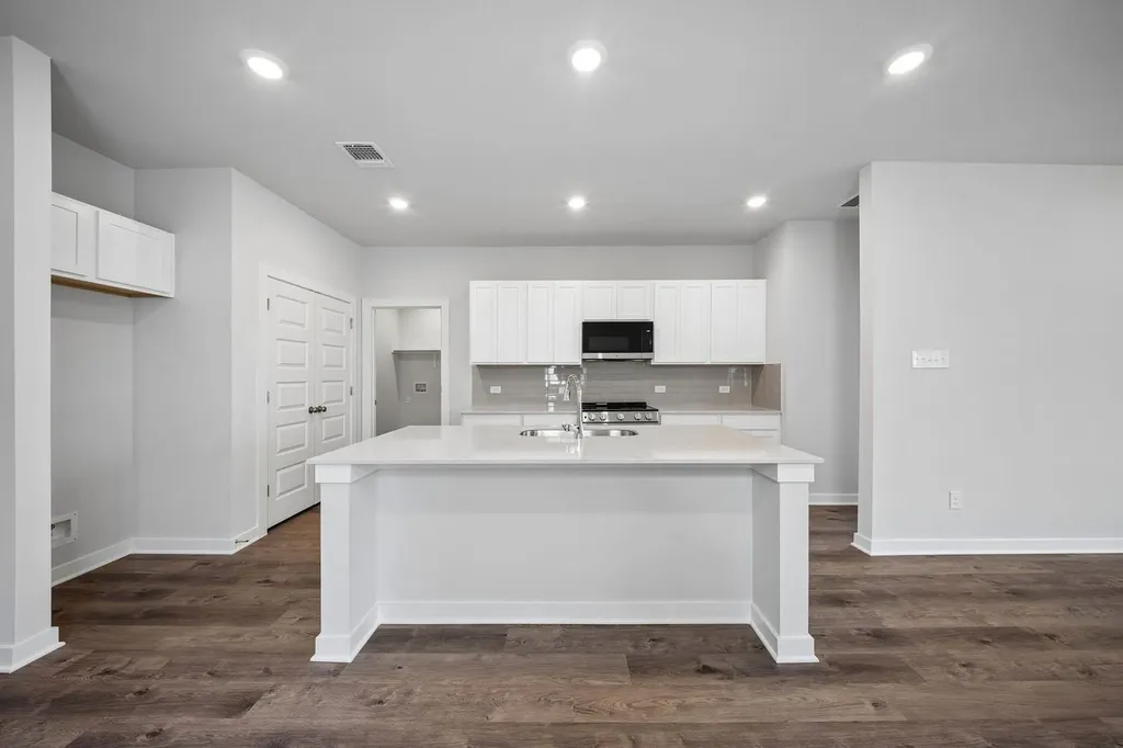 10913 Tallsalt Drive Austin TX 78754
