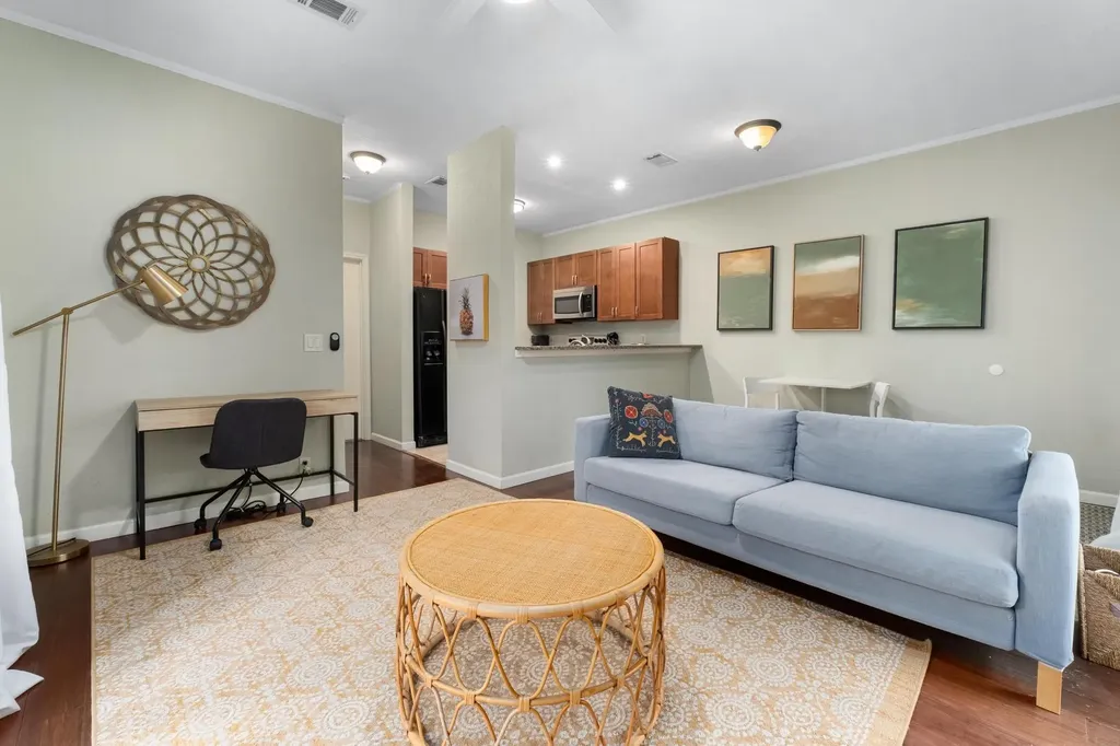 802 S 1st Street Austin TX 78704