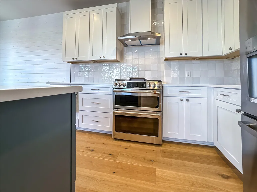 2304 Kellie Brooke Road Spicewood TX 78669