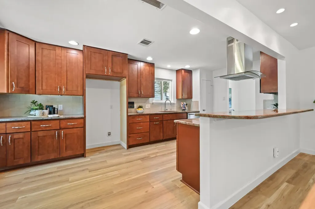 2704 Jorwoods Drive Austin TX 78745