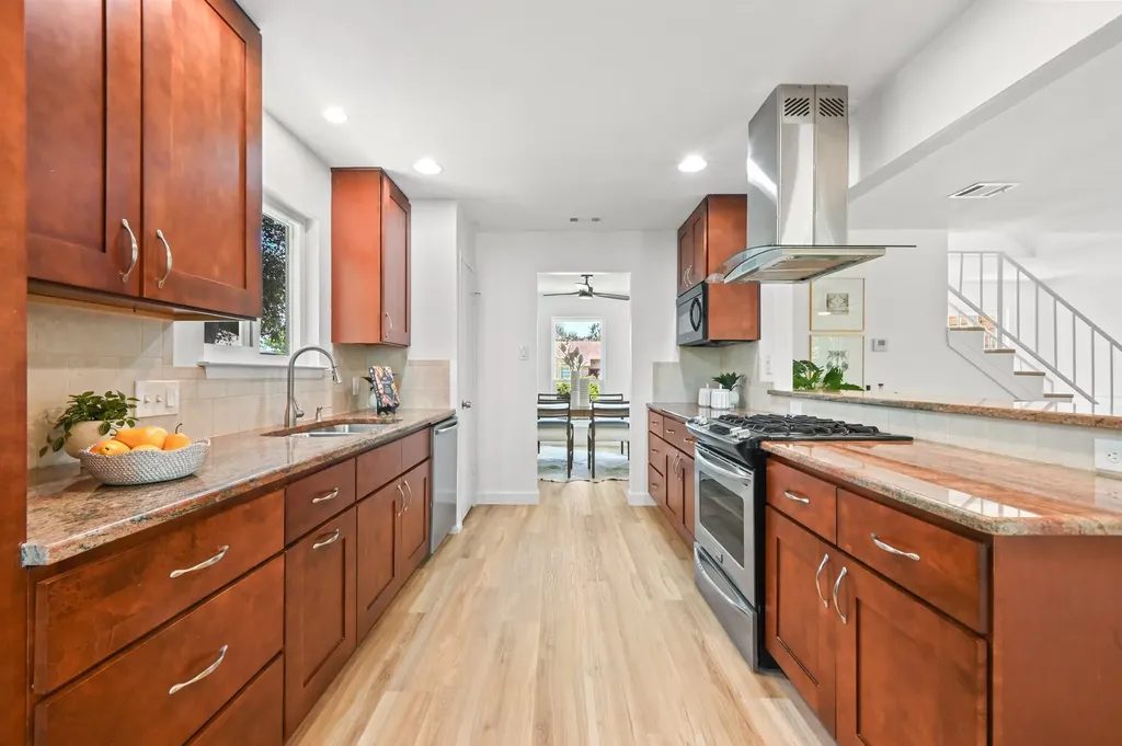 2704 Jorwoods Drive Austin TX 78745