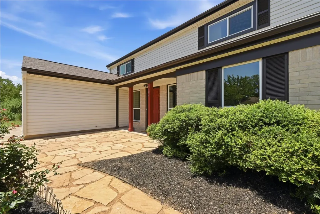 2704 Jorwoods Drive Austin TX 78745