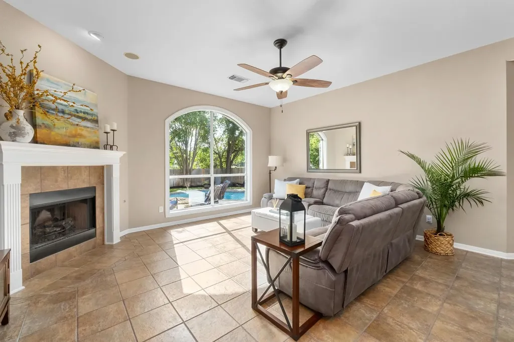 2705 Wolkin Cove Round Rock TX 78681