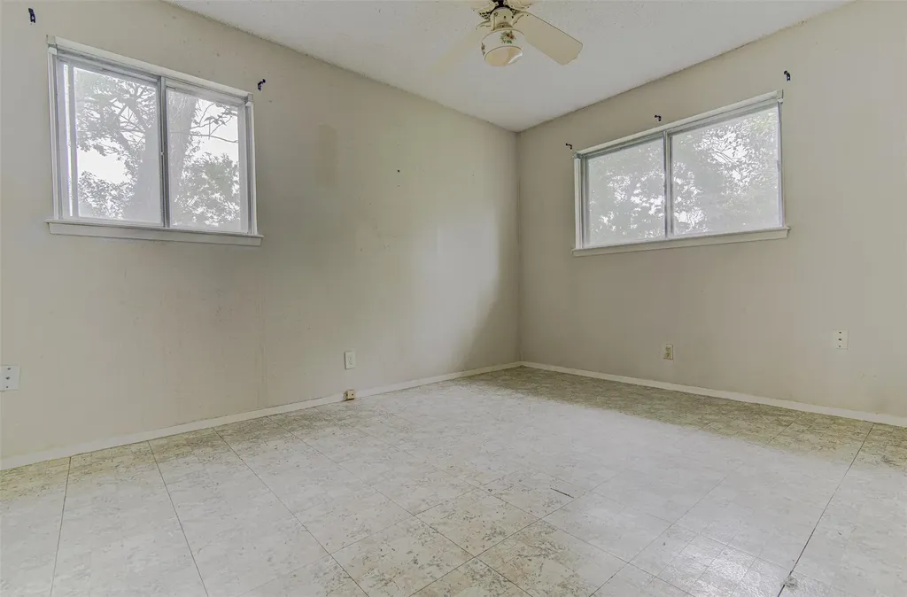 5210 Emerald Meadow Drive Austin TX 78745