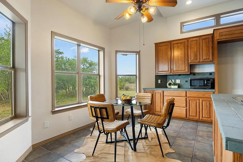 101 Maheo Way Dripping Springs TX 78620