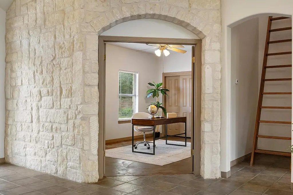 101 Maheo Way Dripping Springs TX 78620