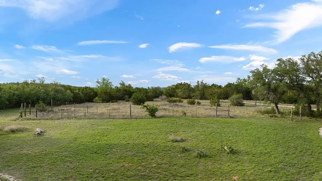 101 Maheo Way Dripping Springs TX 78620