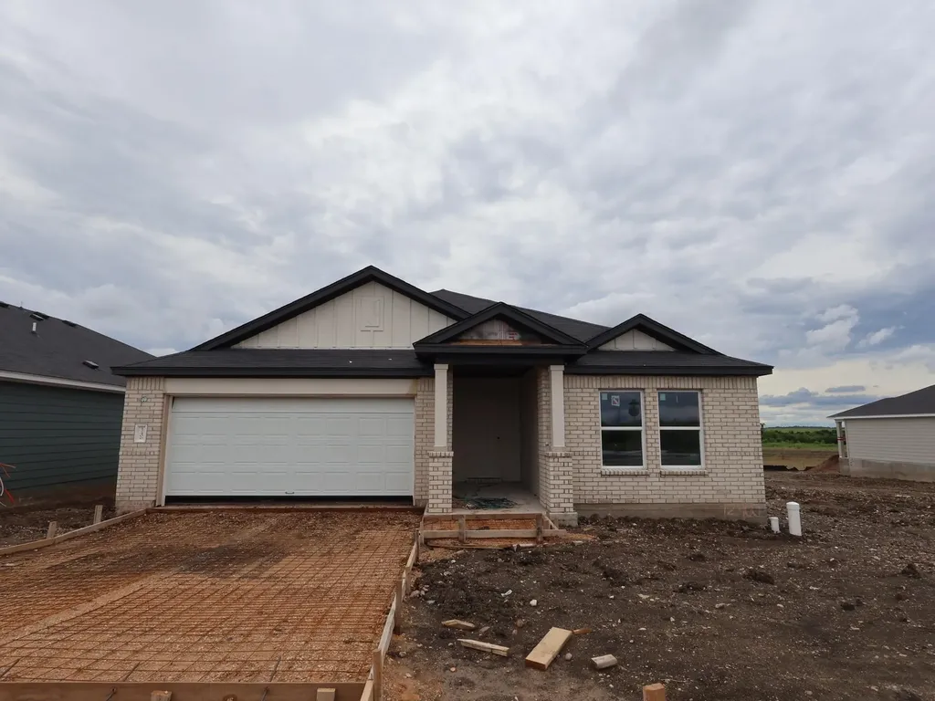 12400 Setting Peak Lane Buda TX 78610
