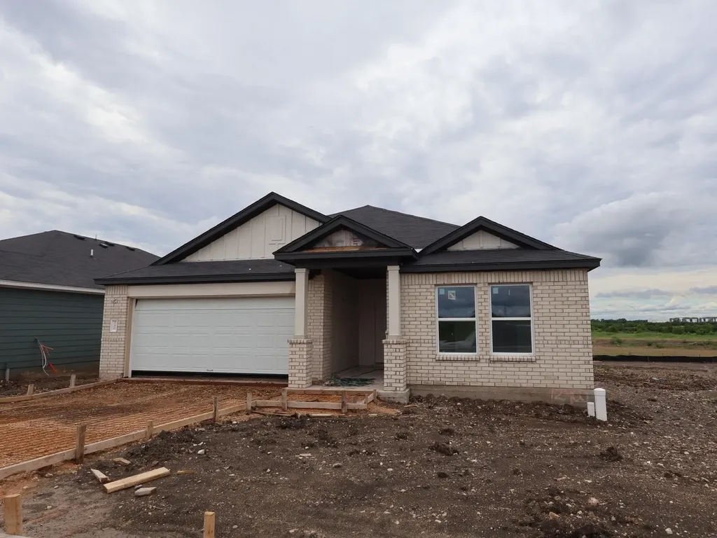 12400 Setting Peak Lane Buda TX 78610