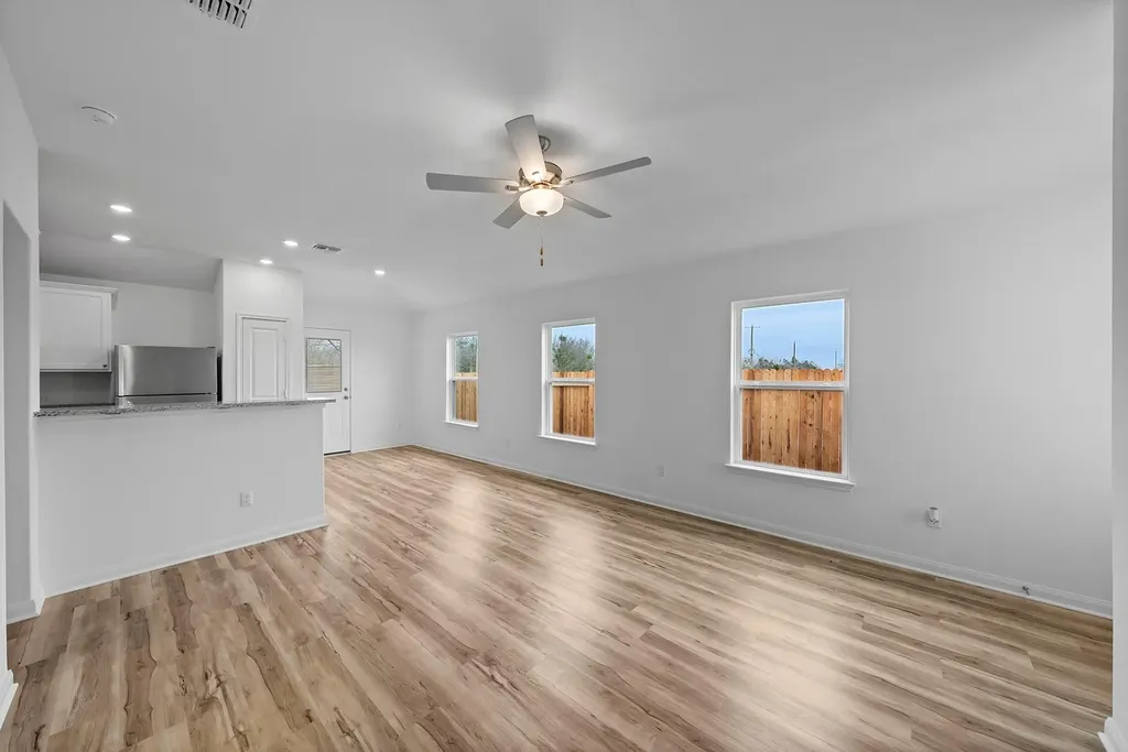 18316 Stellers Sea Street Elgin TX 78621