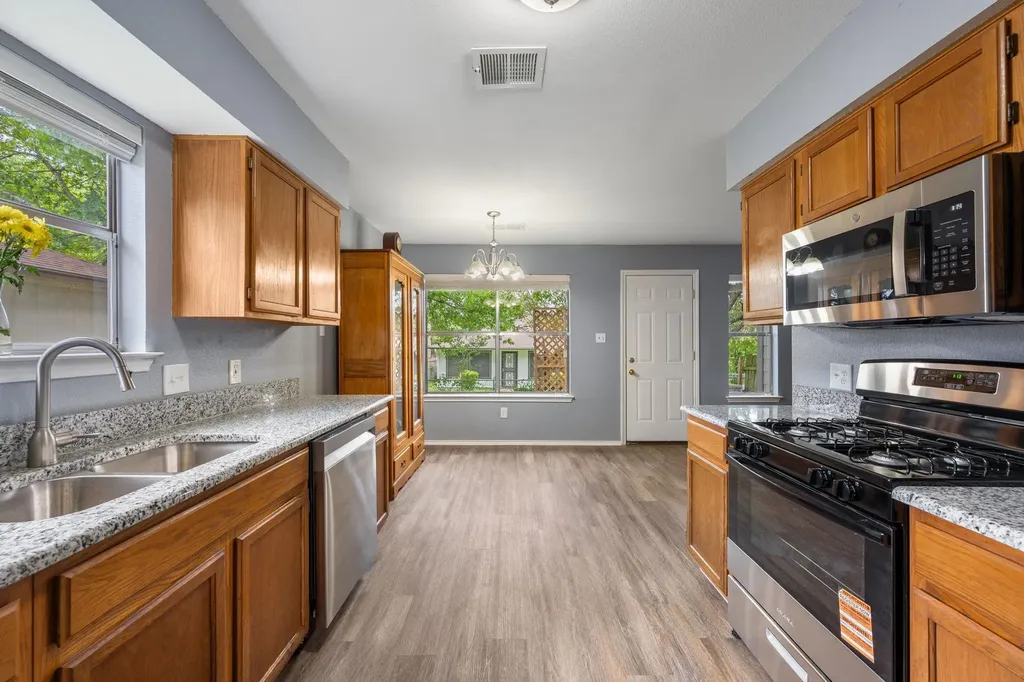 13812 Lothian Drive Pflugerville TX 78660