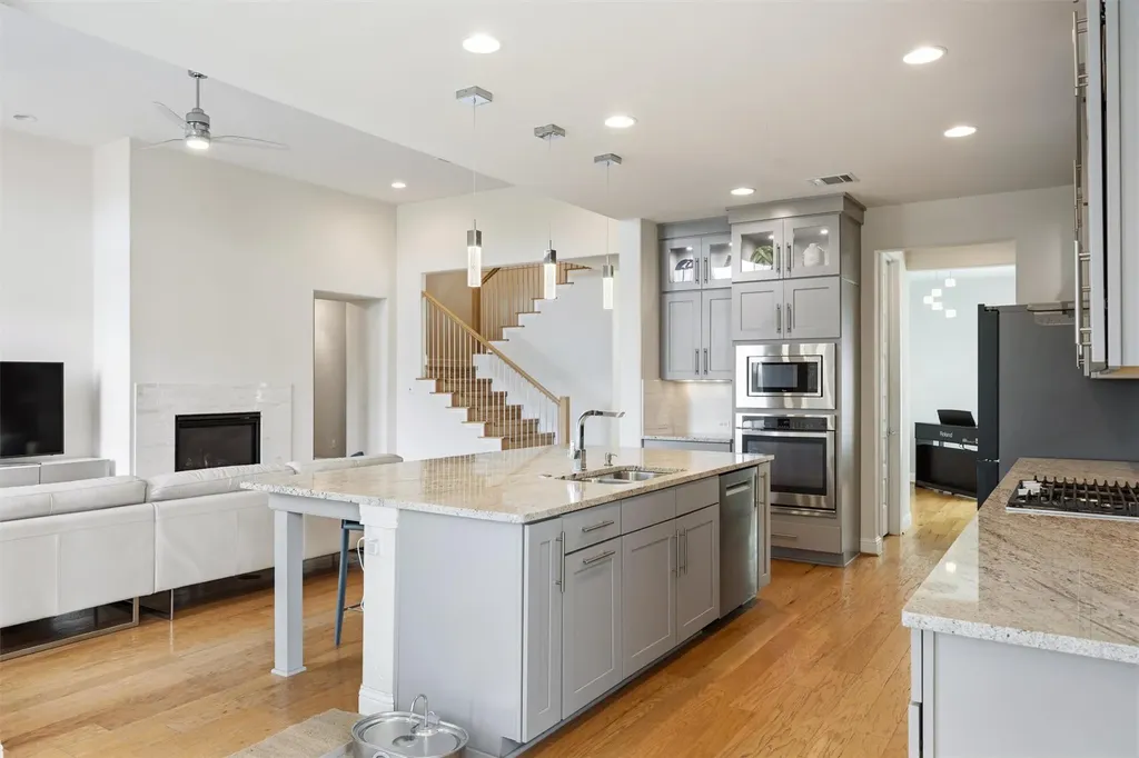 8409 Evelina Trail Austin TX 78737
