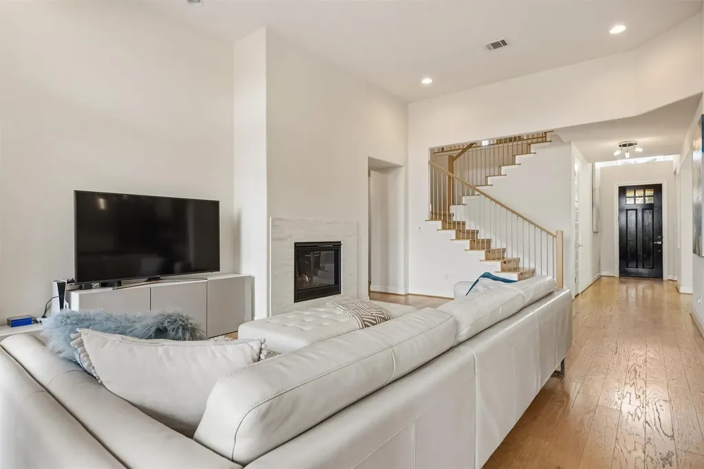 8409 Evelina Trail Austin TX 78737