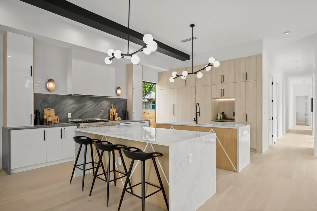 2215 S 3rd Street Austin TX 78704