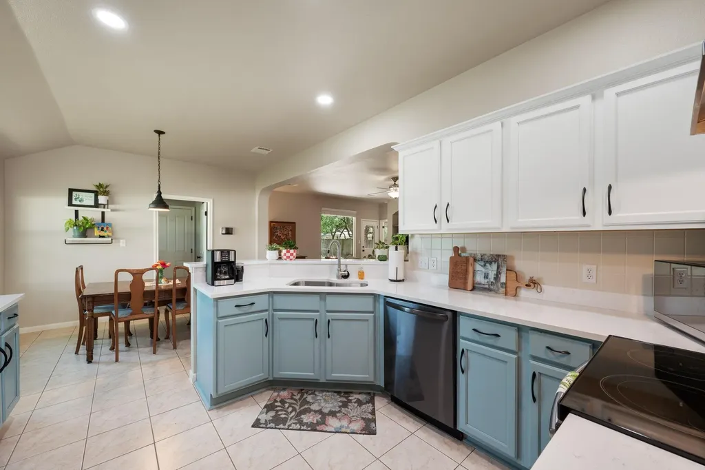 603 Prickly Pear Pass Buda TX 78610