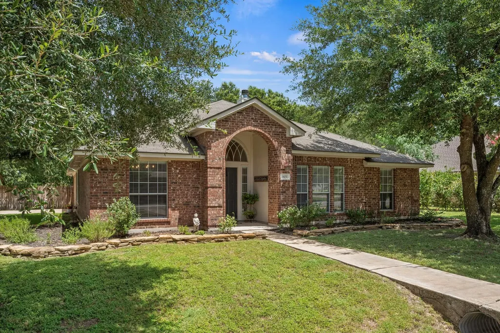 603 Prickly Pear Pass Buda TX 78610