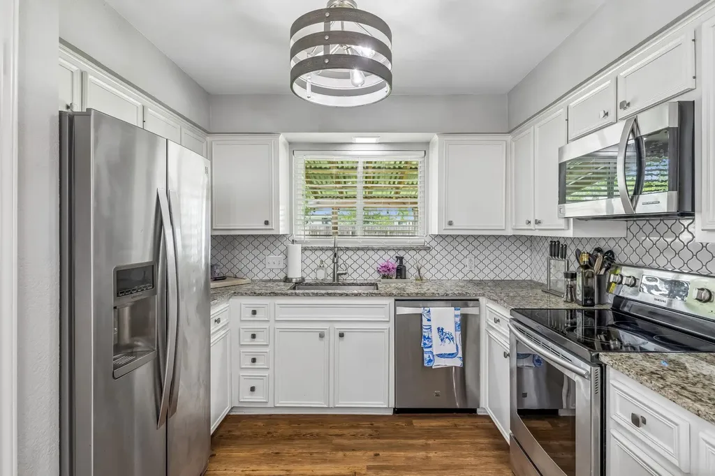 10504 Wagon Gap Drive Austin TX 78750