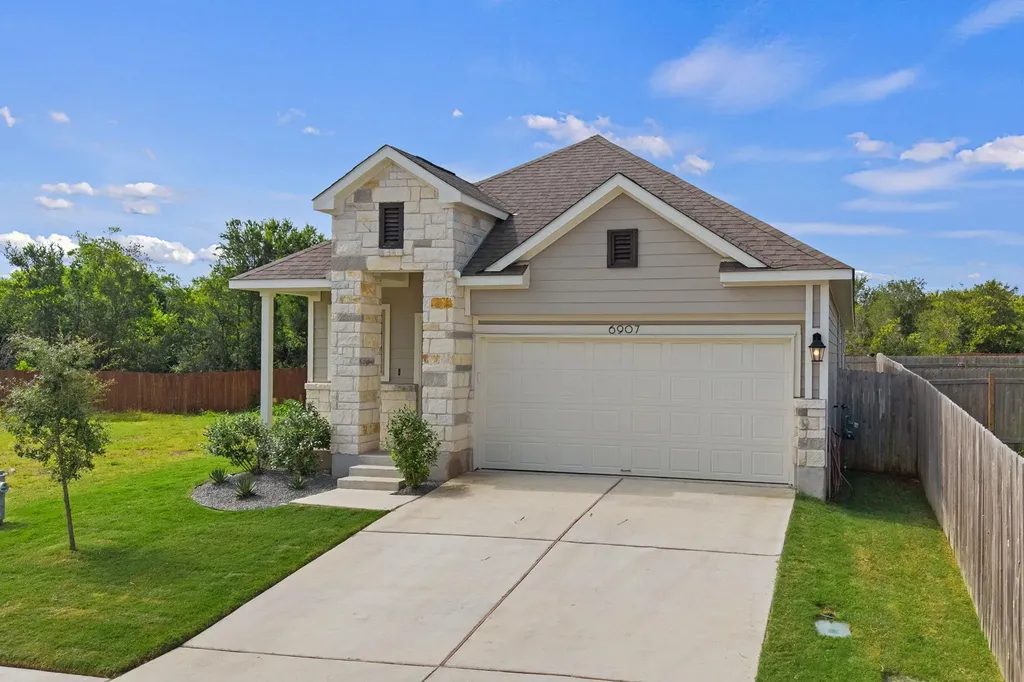 6907 Short Run Lane Buda TX 78610