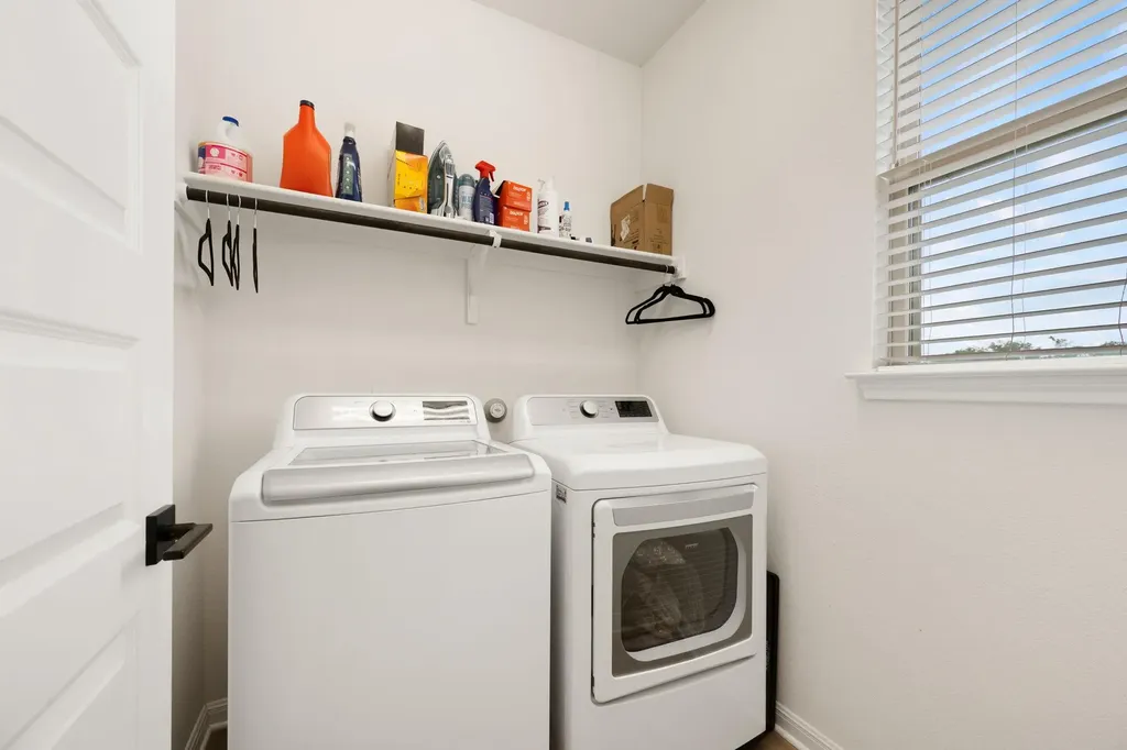 6907 Short Run Lane Buda TX 78610