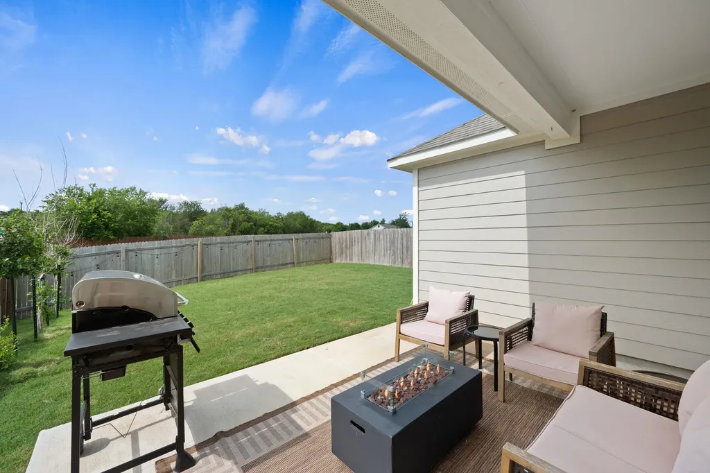 6907 Short Run Lane Buda TX 78610