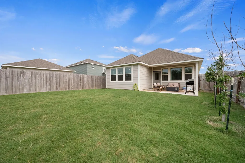 6907 Short Run Lane Buda TX 78610